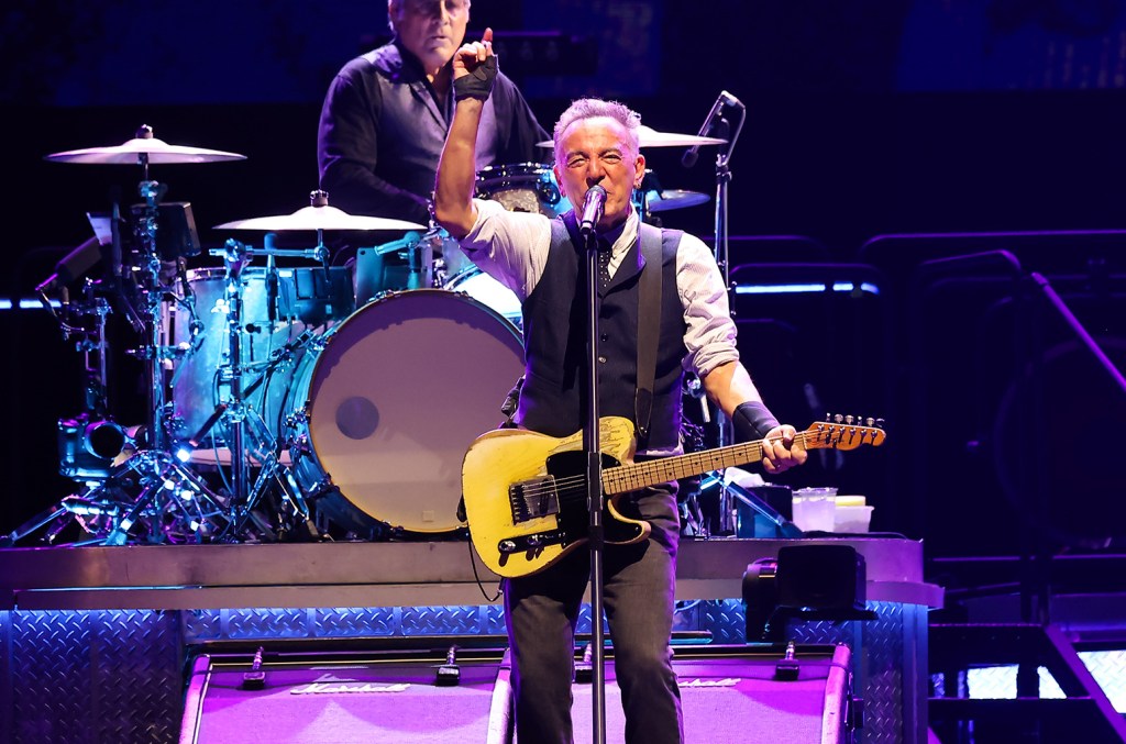 Nine Great Moments From Bruce Springsteen’s Show In Pittsburgh