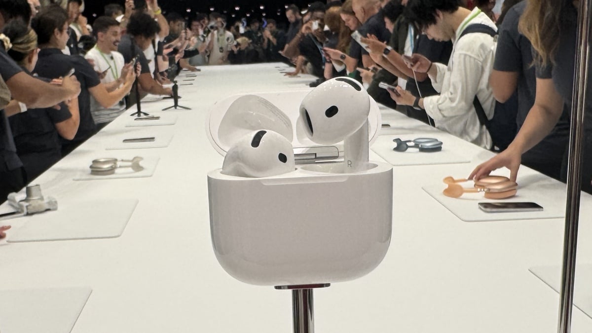 AirPods 4: The new active noise cancellation made ‘Me Espresso’ sound like it was performed in a soundproof café