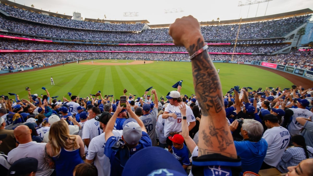 New York, L.A. rivalry spills over from World Series to subways, freeways and AI