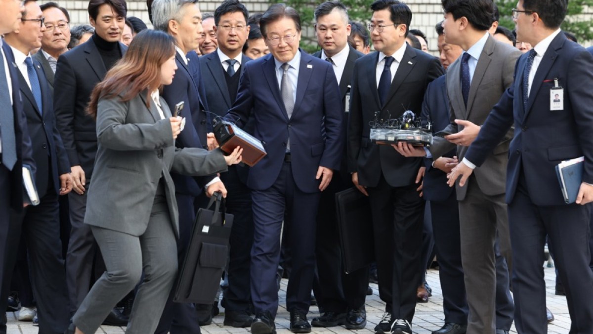 South Korean opposition leader convicted for violating election law | Politics News