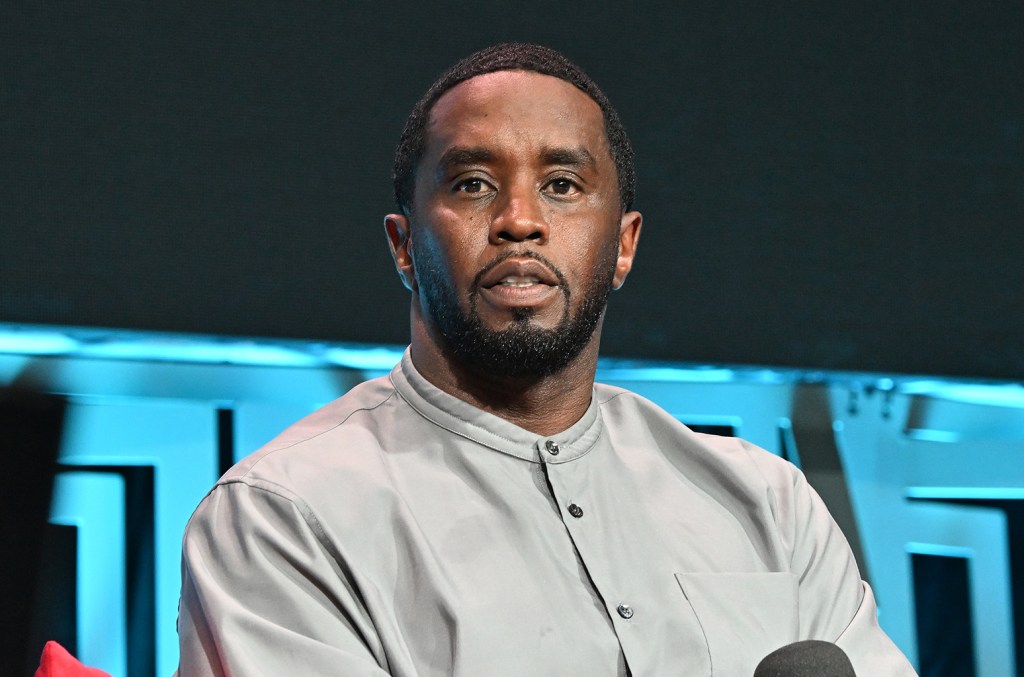 Diddy Trying to Obstruct Justice From Jail, Prosecutors Say