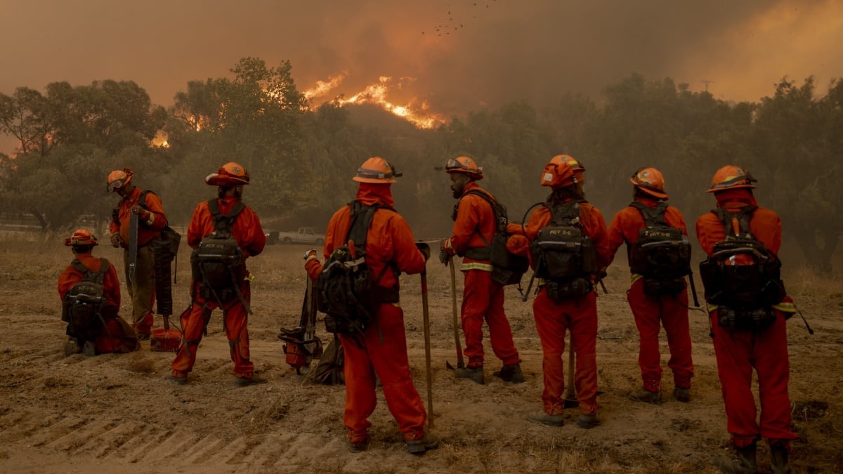 California’s Mountain Fire exploded. Find out where to get the latest details.