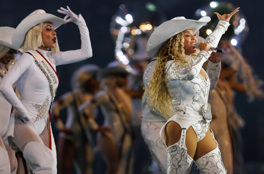 Beyonce Teases 2025 Project & Fans Think It’s a ‘Cowboy Carter’ Tour