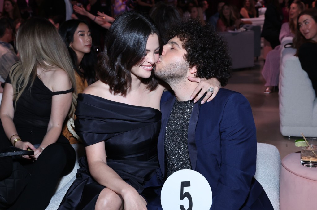 Selena Gomez Kisses Fiance Benny Blanco in Holiday Photo