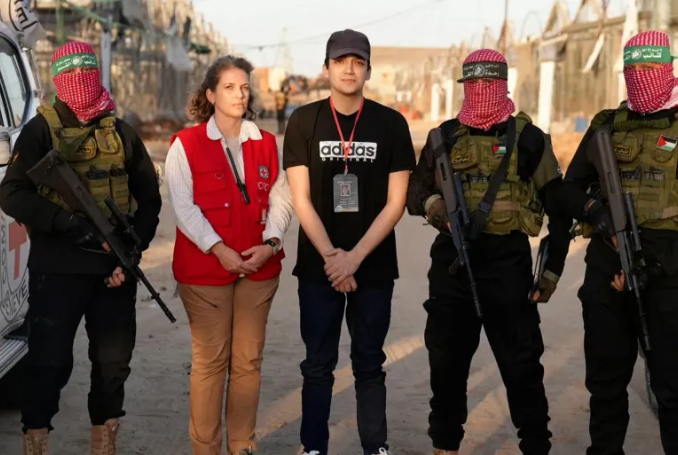 Hamas Hands Over Captive Soldier after Direct Negotiations with US