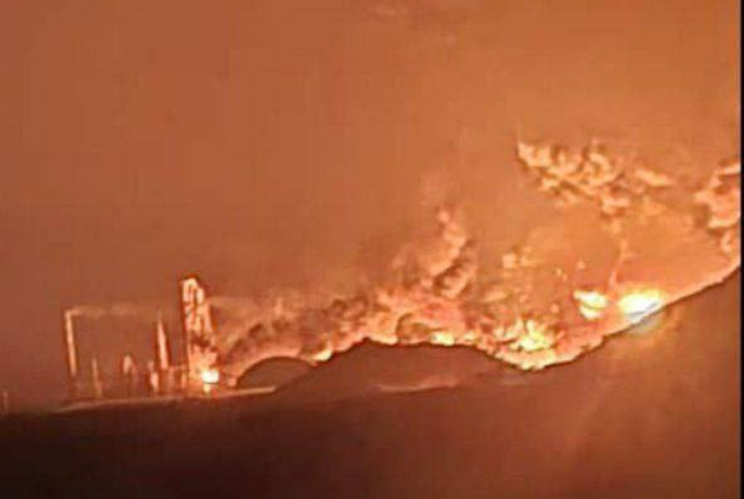 Israel Bombs Yemeni Port with 30 Jets in Joint Operation Backed by US