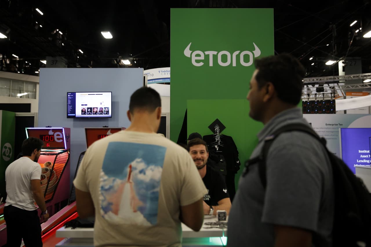 Online brokerage EToro moves ahead with IPO despite a mostly barren market for new issues