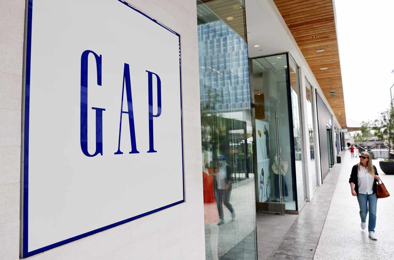 Gap sees sales stalling, and puts a number on the extra cost of tariffs