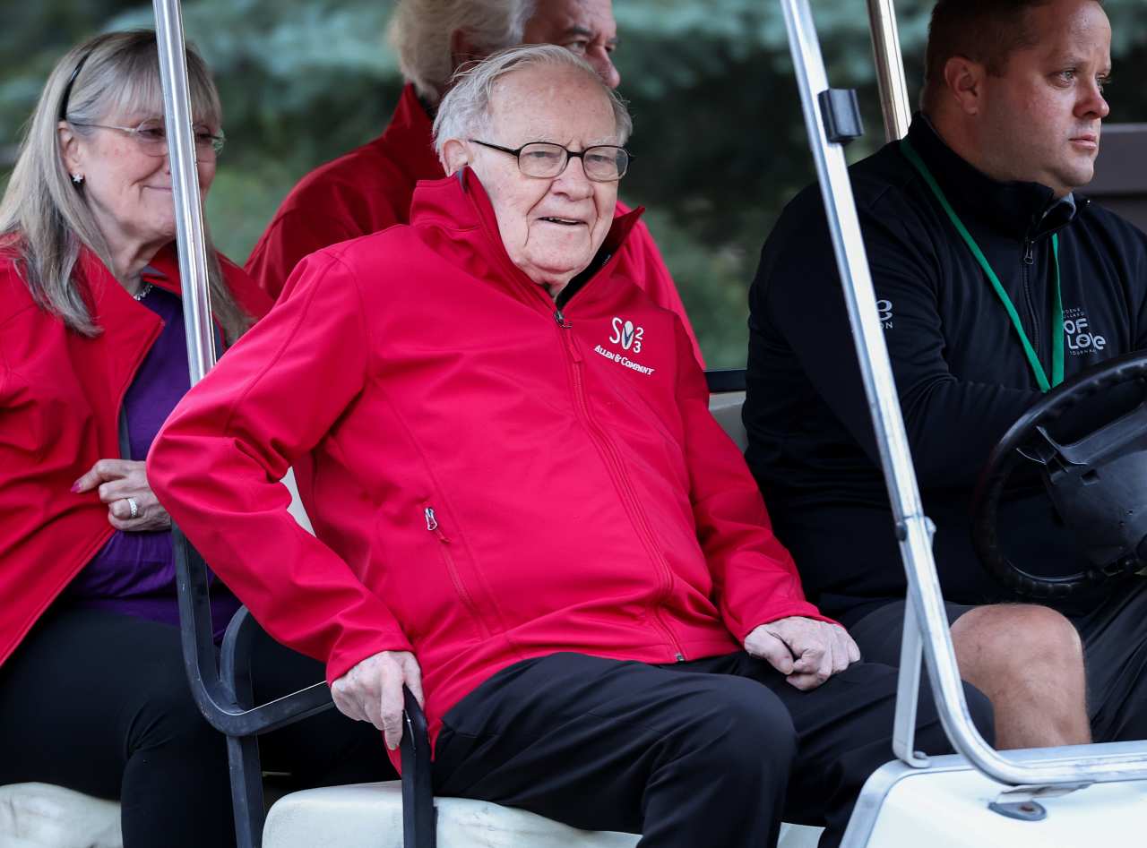 Warren Buffett proves, once again, why he’s the best